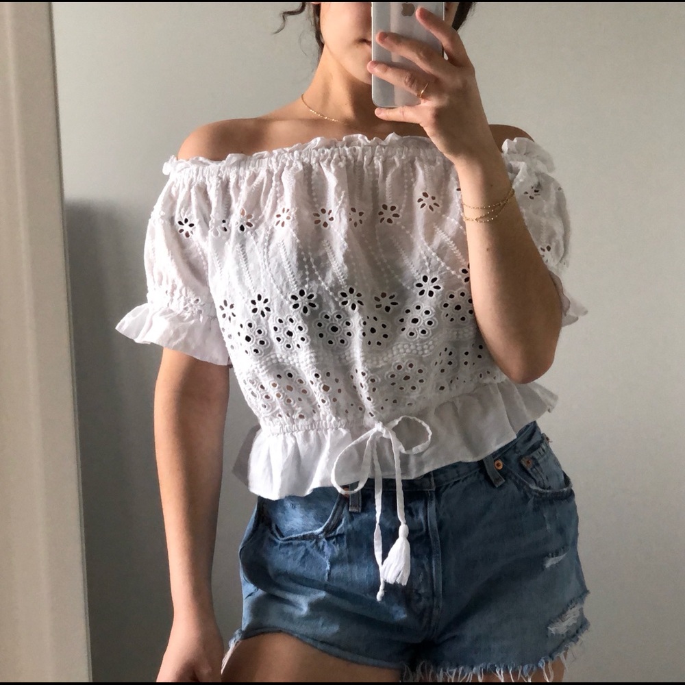 WHITE BLOUSE